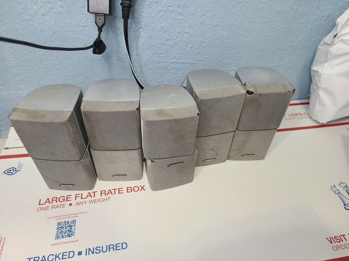Lot 5 BOSE Acoustimass seriesIII 5 7 9 15 double cube Lot 5 BOSE Acoustimass seriesIII 5 7 9 15 double cube