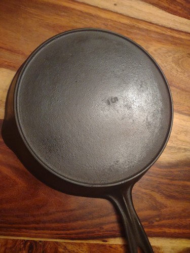 Vollrath (Unmarked) #5 Cast Iron Skillet, circa 1920-40, 8-1/4" Dia - Picture 4 of 8
