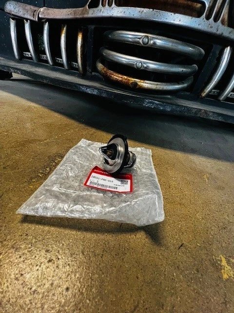 (1) Genuine OEM 19301-P8E-A10 Honda Accord PILOT Acura RL MDX CL Thermostat - Image 2 of 3