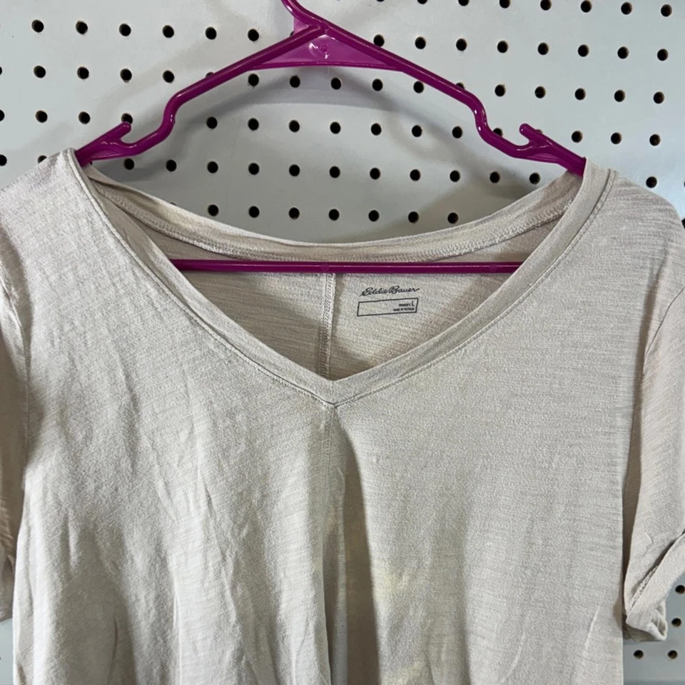 Camiseta para mujer Eddie Bauer beige claro cuello en V manga corta talla L Foto 3 de 4