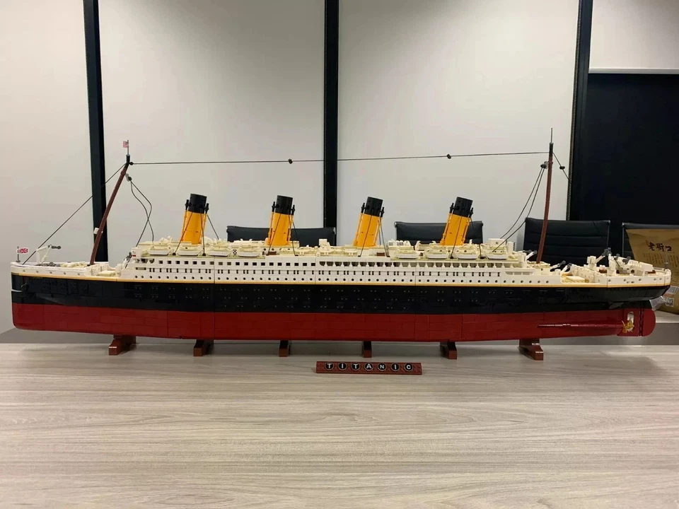 Brand New Titanic MOC Building Set - 9090 PCS - 1.35m Length - Image 3 of 3