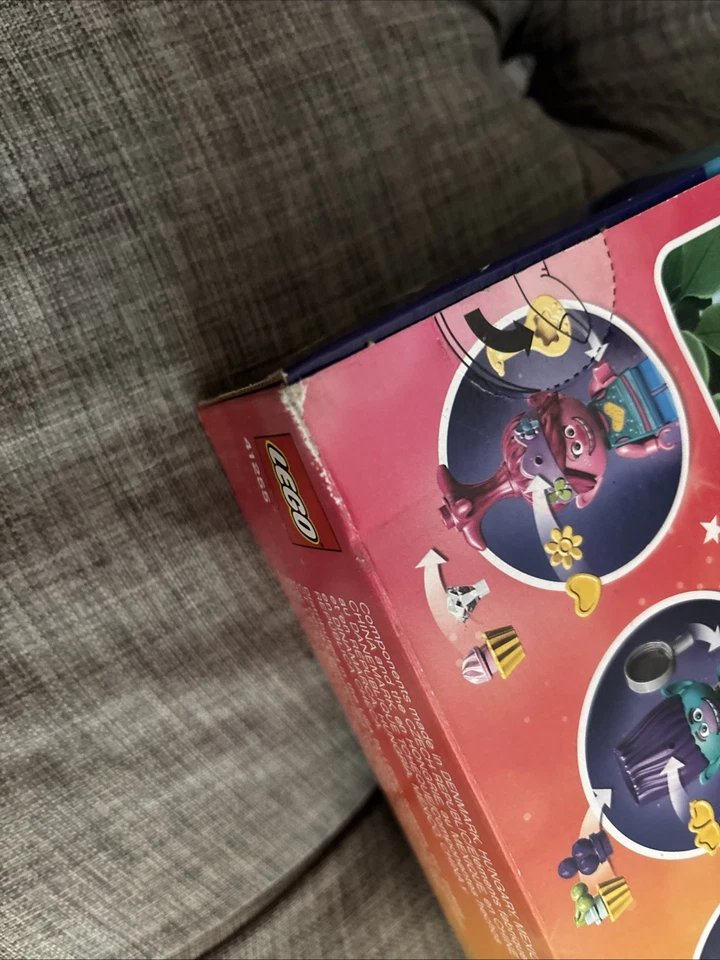 LEGO Retired Set #41255 Trolls World Tour Pop Village Celebration New Sealed - Image 3 of 4