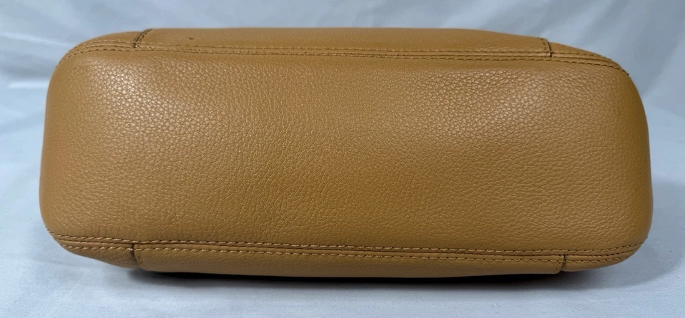 😎😎😎MICHAEL KORS CAMEL BRONCEADO Cuero Guijarro DORADO Ribete Bolso de Hombro Talla Mediana Foto 3 de 4