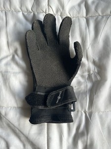 Aqua Lung Diving Glove Size M. Made With Kevlar