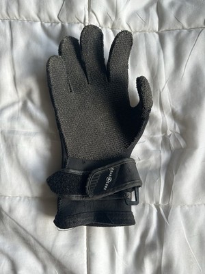 Aqua Lung Diving Glove Size M. Made With Kevlar
