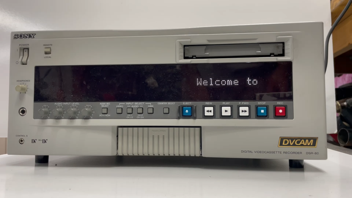 Sony DSR-80 DVCam Pro Digital Videocassette Tape Recorder Mini DV Sony DSR-80 DVCam Pro Digital Videocassette Tape Recorder Mini DV