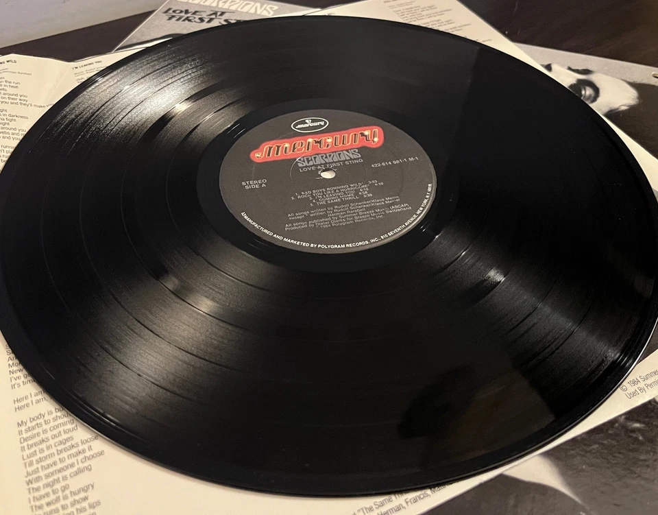 SCORPIONS - Love At First Sting (Masterdisk) - 12" Vinyl Record LP - EX - Image 3 of 3