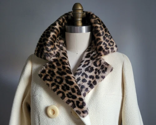 VTG 60's CREAM WOOL DOUBLE BREASTED COAT w/ LEOPARD PRINT FAUX FUR COLLAR