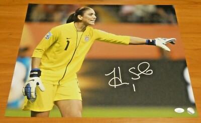 Hope Solo USA National Soccer Team Goalkeeper Signed 16x20 Photo with JSA  COA