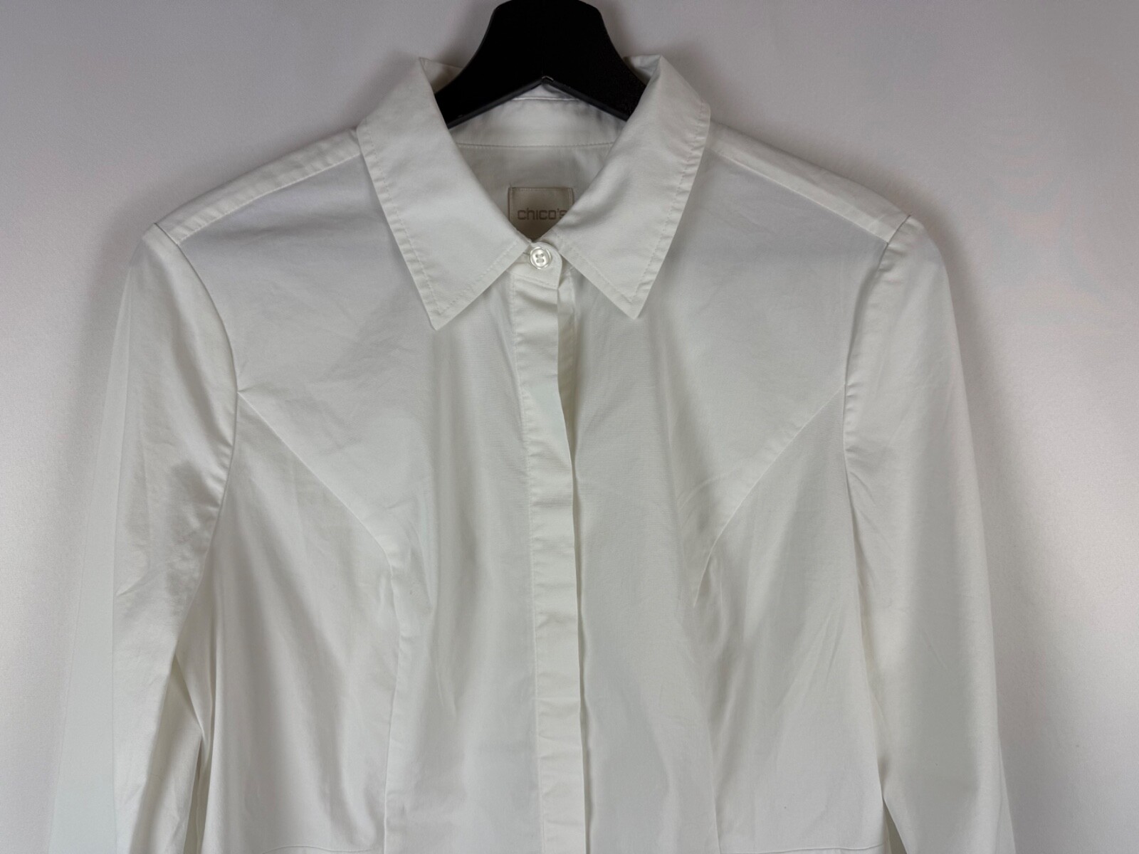 Chico's White Hidden Button Cutout Back Collared … - image 3