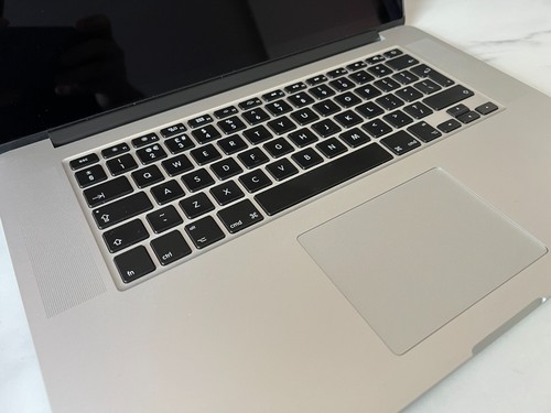Macbook Pro A1398 - Mint Condition - Late 2013 - 16GB RAM, 1TB SSD, Intel i7 - Picture 9 of 16