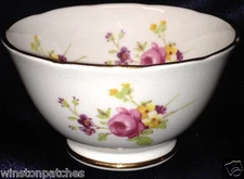 ROYAL CHELSEA BONE CHINA ENGLAND PINK ROSES FLOWERS OPEN SUGAR BOWL  GOLD TRIM