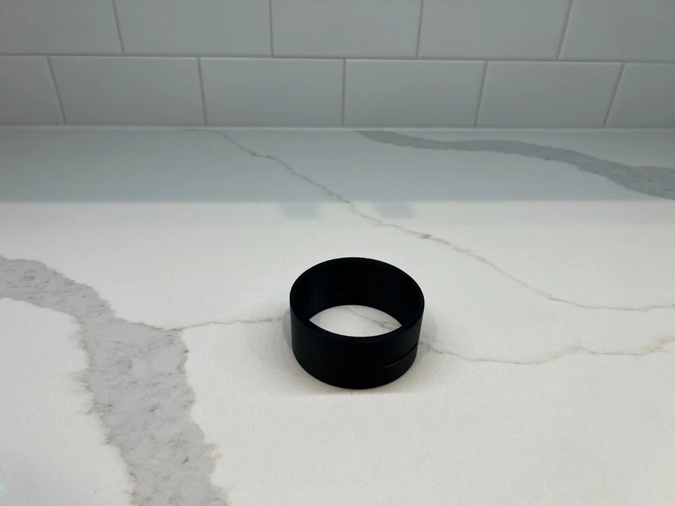 Adaptador portavasos extraíble Chevrolet/GMC C/K 95-00 para latas regulares de 12+ oz Foto 2 de 4