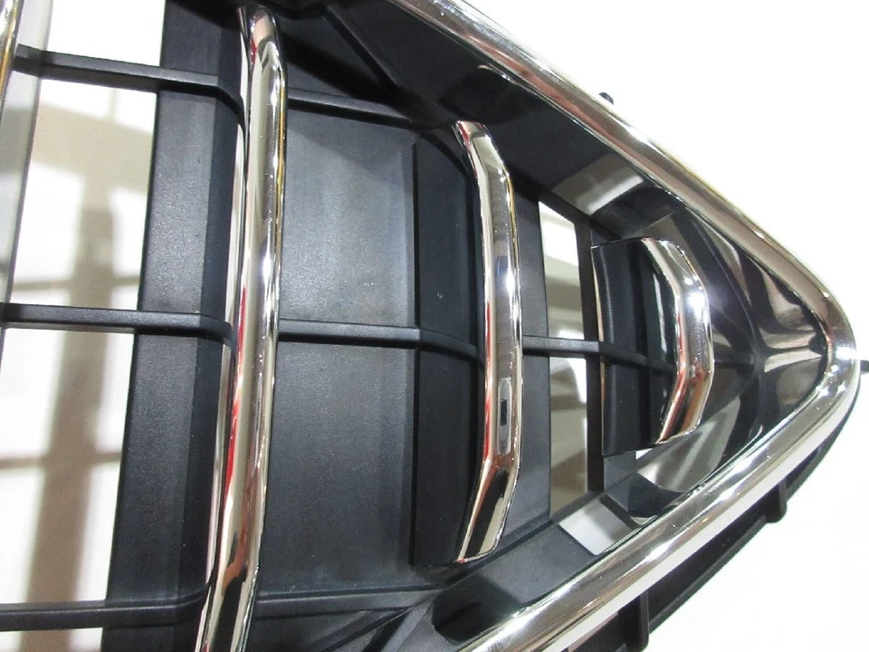 Parrilla del radiador delantero Alfa Romeo Giulietta 156112051 OEM nido de abeja Foto 4 de 4