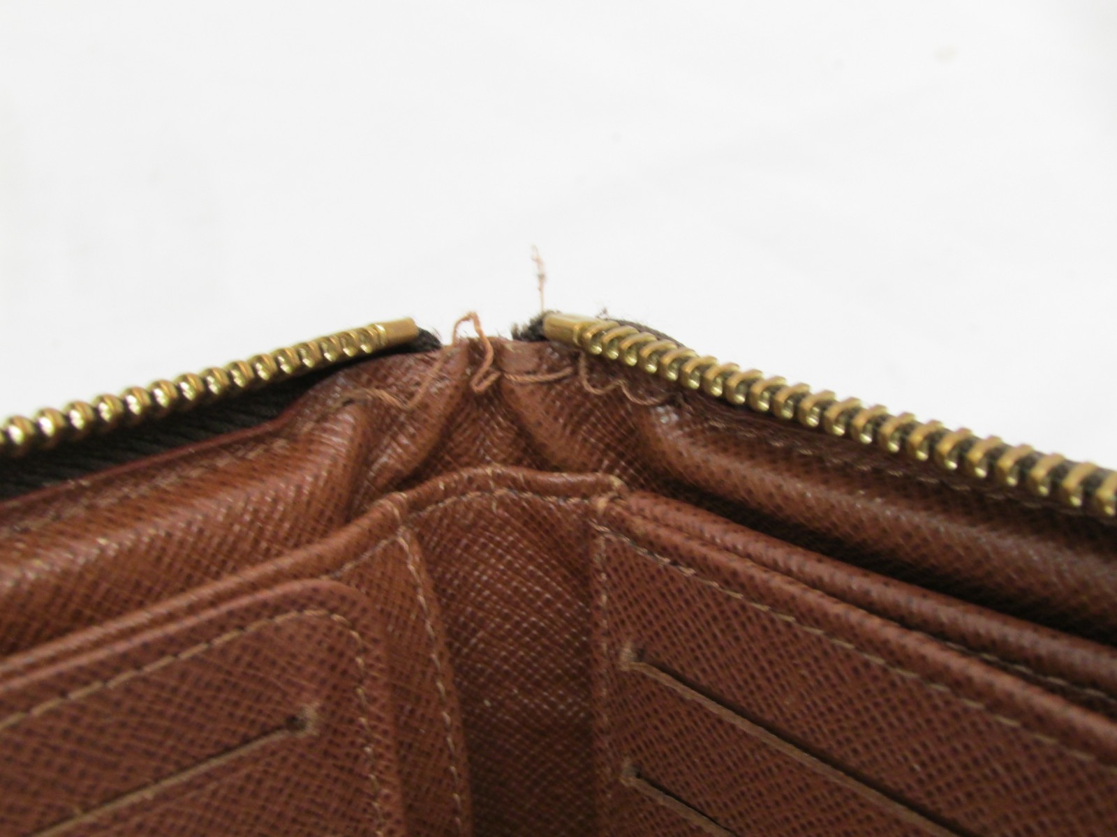 Older Louis Vuitton monogrammed zippered ladies wallet 7"x4" image 9