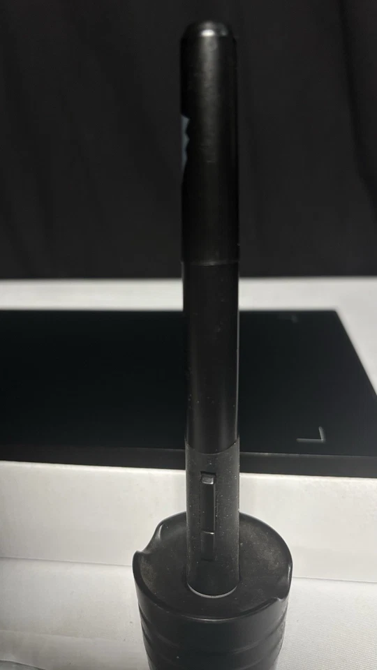 Graphic tablets for artists and designers who create digital art. - Image 4 of 4