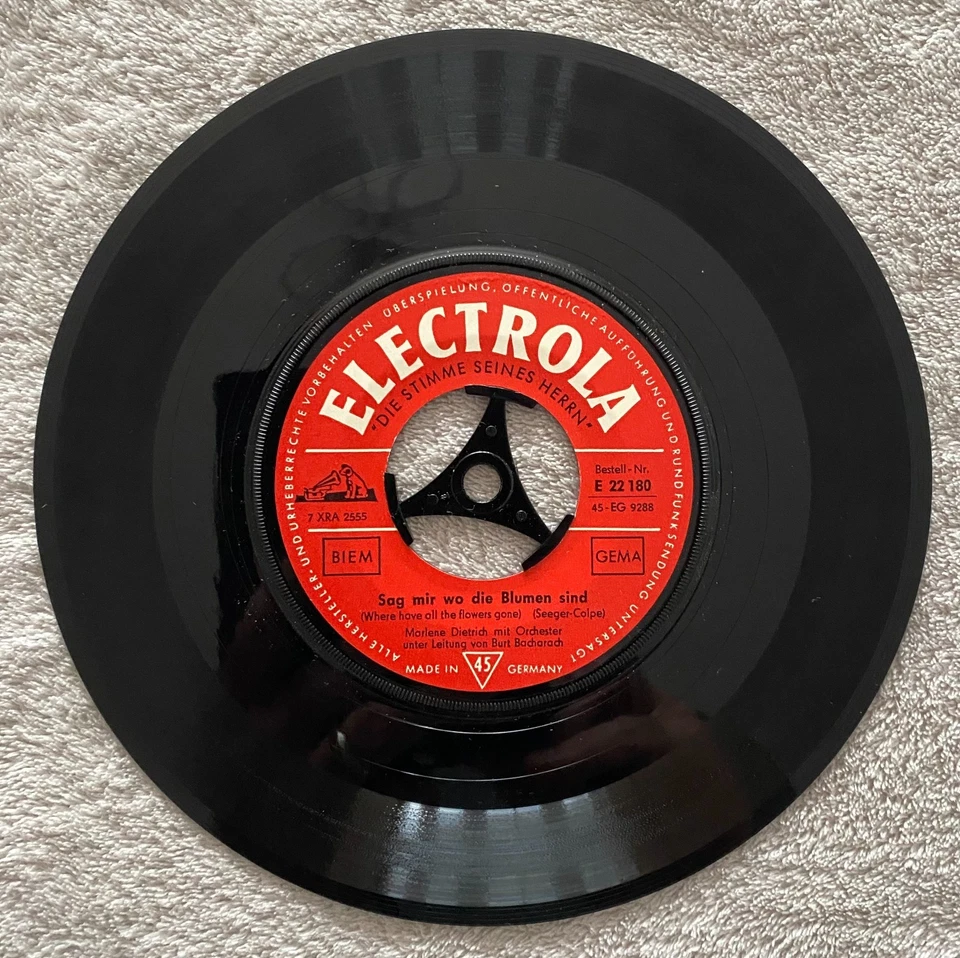 Marlene Dietrich – Sag Mir Wo Die Blumen Sind / Die Welt War Jung  7in  Record - Image 3 of 4