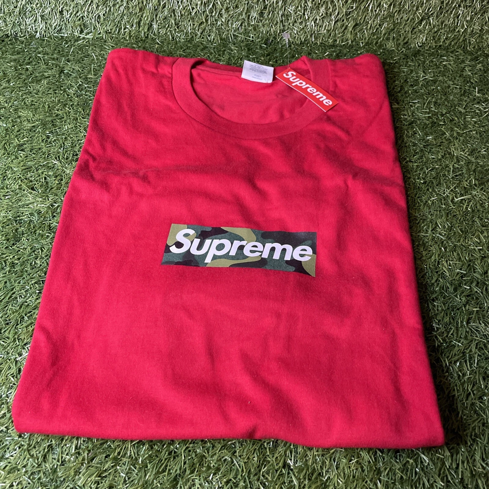 Supreme®   T shirt Logo Camo Box   Rouge   XL   FW23   Neuf à la main avec étiquettes 