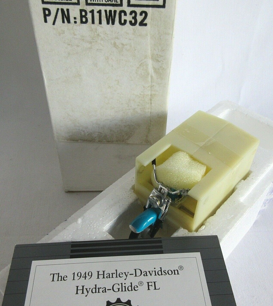フランクリンミント NIB NRFB FRANKLIN MINT B11WC32 1:24 HARLEY 1949 HYDRA GLIDE FL W