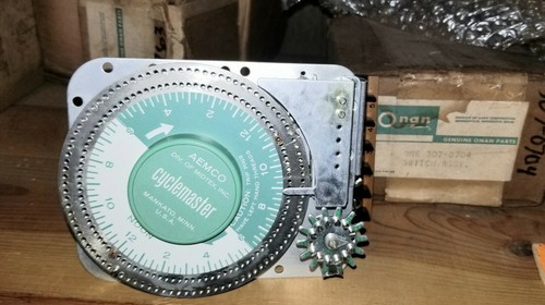 CYCLEMASTER TIMER 220 volt 50 cycle MODEL 620 7821 ONAN 307-0704 50 HERTZ - Picture 2 of 7