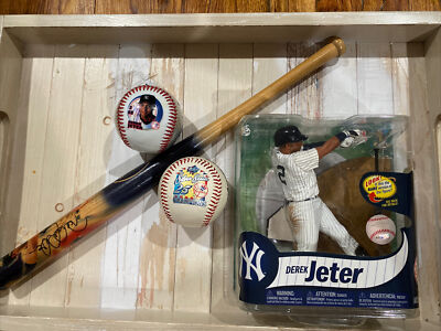 Derek Jeter Memorabilia Lot McFarlane figure Louisville slugger mini bat 2 Balls