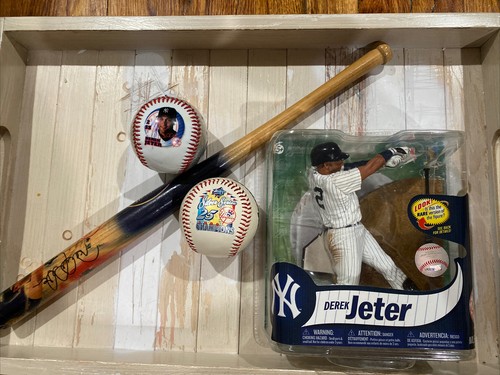 Derek Jeter Memorabilia Lot McFarlane figure Louisville slugger mini bat 2 Balls
