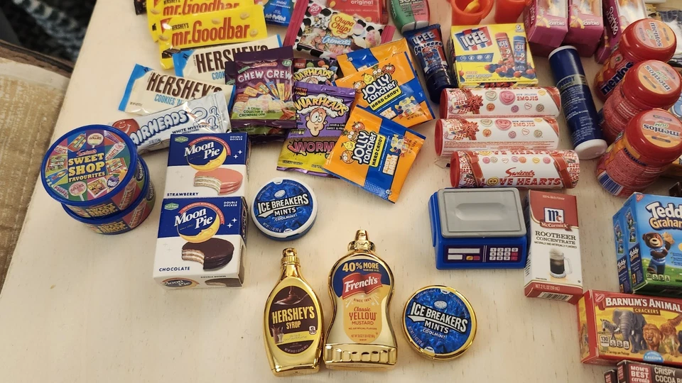 Zuru Mini Brands Gran Lote de 230+ Juguetes Mixtos Accesorios, Comida y Más, Usado en Excelente Condición - RARO Foto 3 de 4