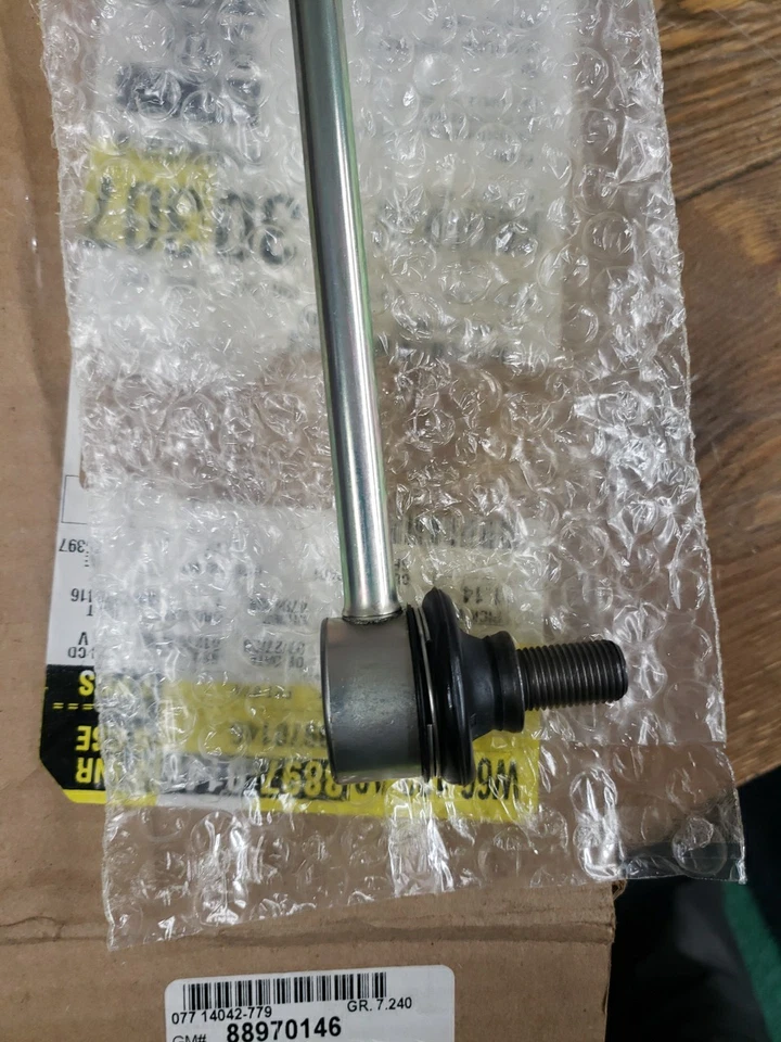 88970146 2003-10 Pontiac vibe Front Stabilizer Shaft Link GM OEM NOS - Image 3 of 3