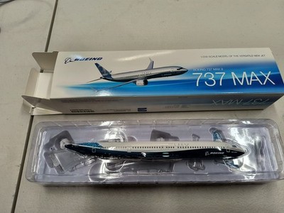 Boeing 737 MAX 9 Jet Aircraft 1:200 Scale Model Airplane w/ Stand NEW Open Box