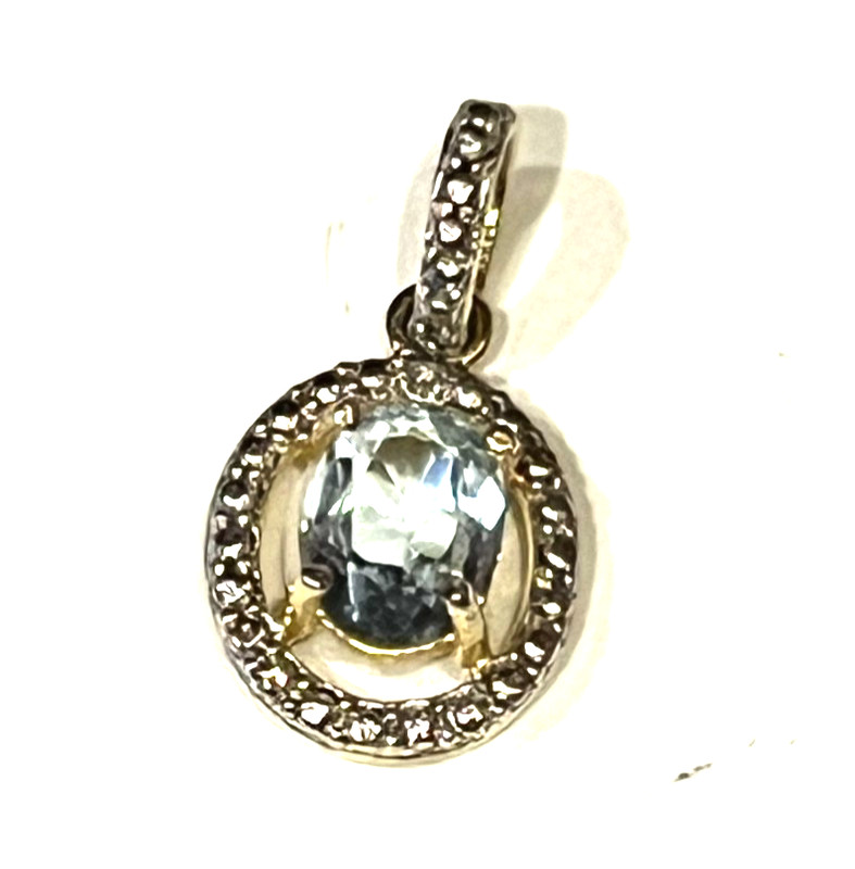 925 sterling silver .005ct diamond Oval Blue Topaz Halo pendant 21.g Yellow gold
