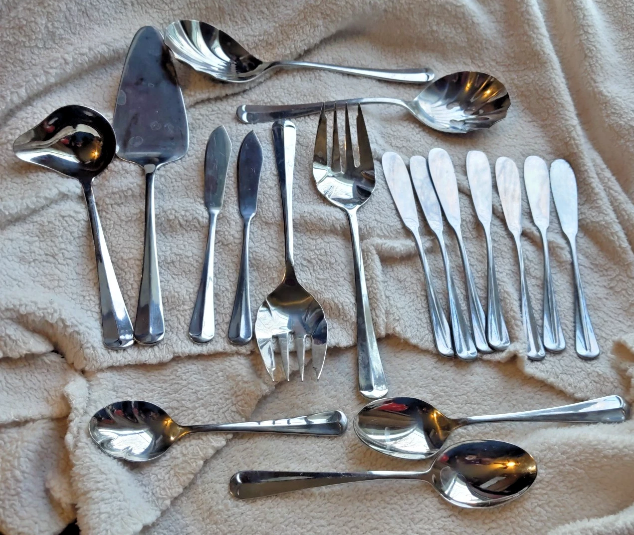 Lot of 11 Retroneu Old Vic Pattern 18/8 SERVING PEICES & 7 INDIVIDUAL BUTTER
