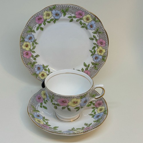 Vintage SALISBURY CHINA 'Stanhope' Tea Set Trio - Picture 2 of 9
