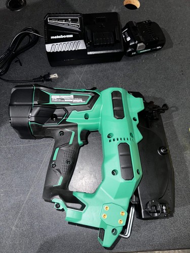 Metabo HPT MultiVolt 2-1/2-in 16 -Gauge Cordless Straight Finish Nailer ( Batter - Picture 8 of 10