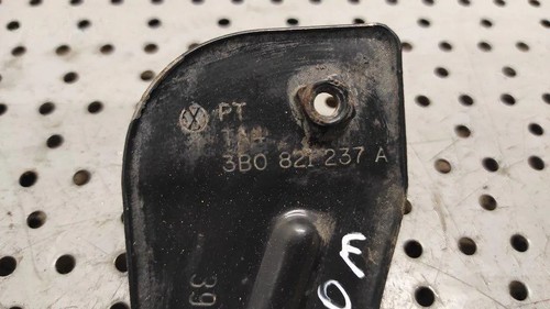 VW PASSAT B5 3B3 Kotflügelhalter vorne rechts 3BO821237A 1.80 Petrol 17116445