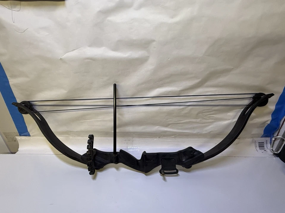 Crosman Elkhorn Pre-teen Compound Bow - Image 3 of 4