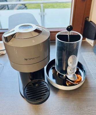 De'Longhi Nespresso VertuoNext Deluxe & Aeroccino ENV 120.CWAE Kapselmaschine -