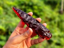 Red Obsidian Arrowhead – Hand-Carved Crescent Gemstone for Healing & Decor