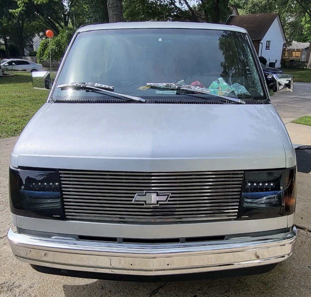LUND SMOKE HEAD LIGHT COVER FOR 1985-1994 CHEVY ASTRO/GMC SAFARI