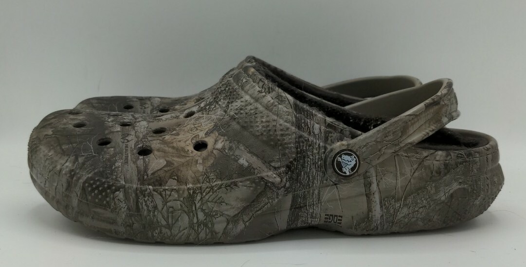 realtree crocs with fur