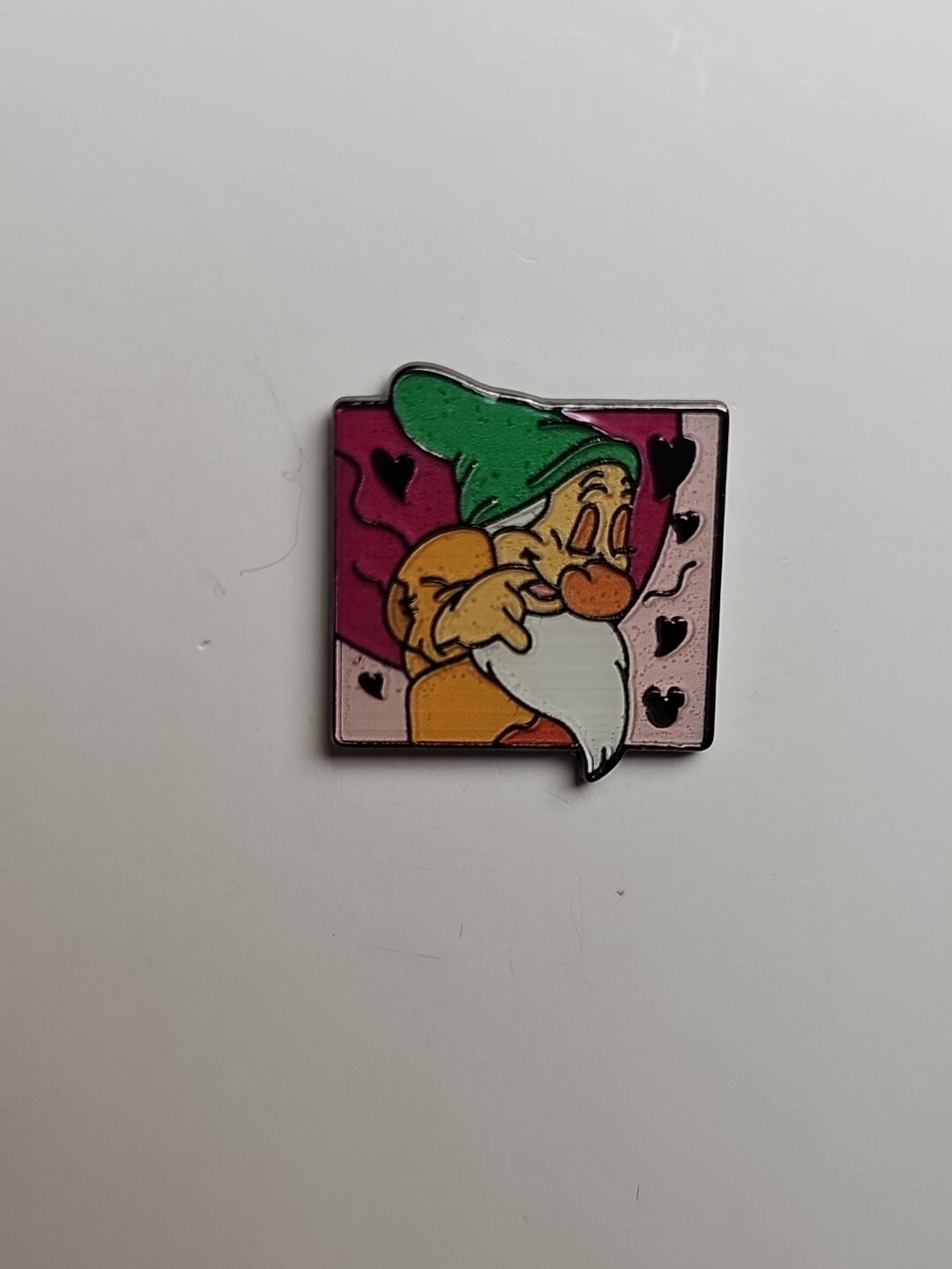 Disney Trading Pin Snow White and Seven Dwarfs BASHFUL in LOVE Square