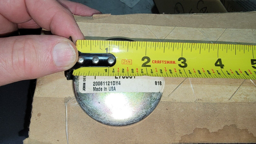(1) JOHN DEERE, E76561, 2.5 INCH DUST COVER CAP, OLD STOCK, NEW AND UNUSED - Picture 18 of 19