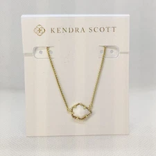 Kendra Scott Tess Gold Pendant Necklace In White Pearl
