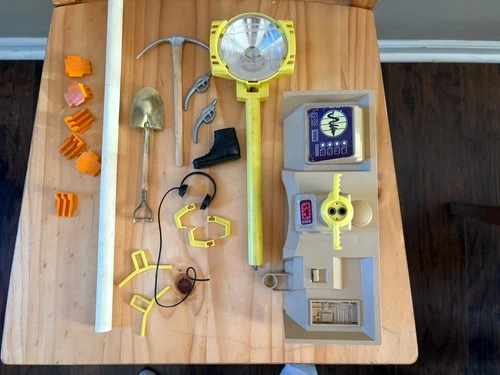 1970'S VINTAGE HASBRO GI JOE ADVENTURE TEAM HEADQUARTERS PLAYSET Parts Lot