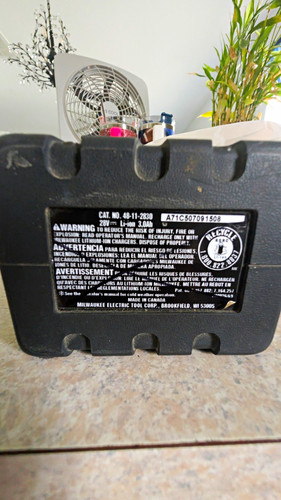 Milwaukee 28V Li-Ion 3.0Ah Power Tool Battery Black 48-11-2830