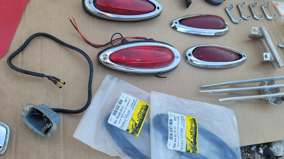 Huge Lot Porsche 356 Reproduction Parts Head Tail Lights Seals Grilles Trim - Image 4 of 4