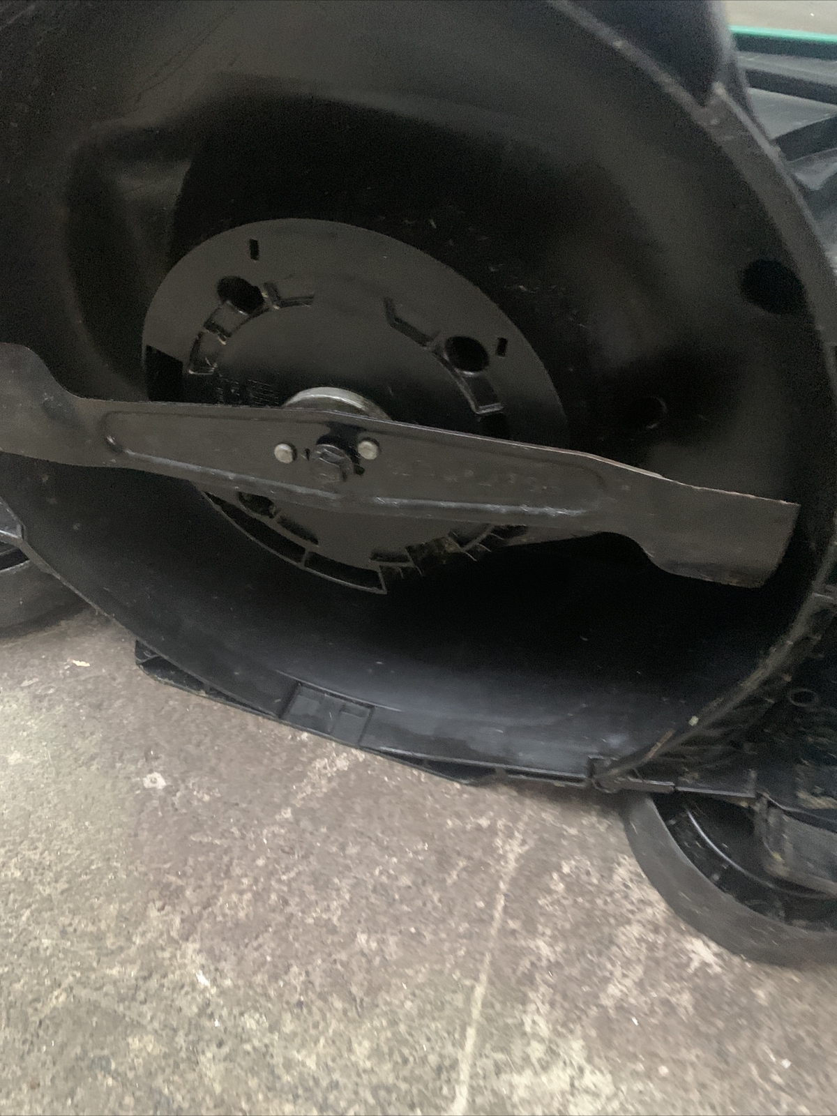 McGregor MCR2132 21.6V Cordless rotary Mower Lawnmower + BATTERY