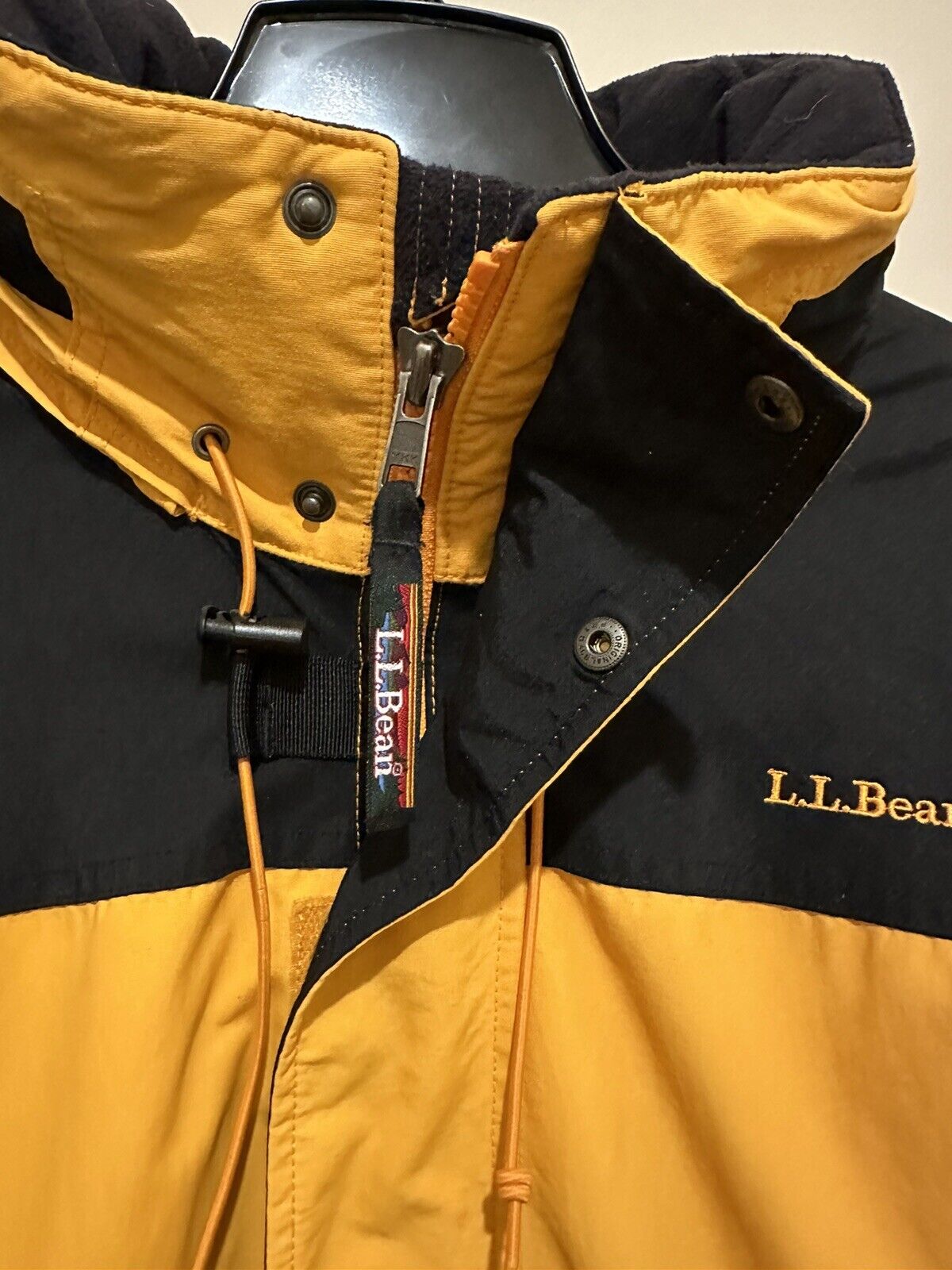 LL Bean Insulated Black Yellow Zipper Drawstring … - image 8