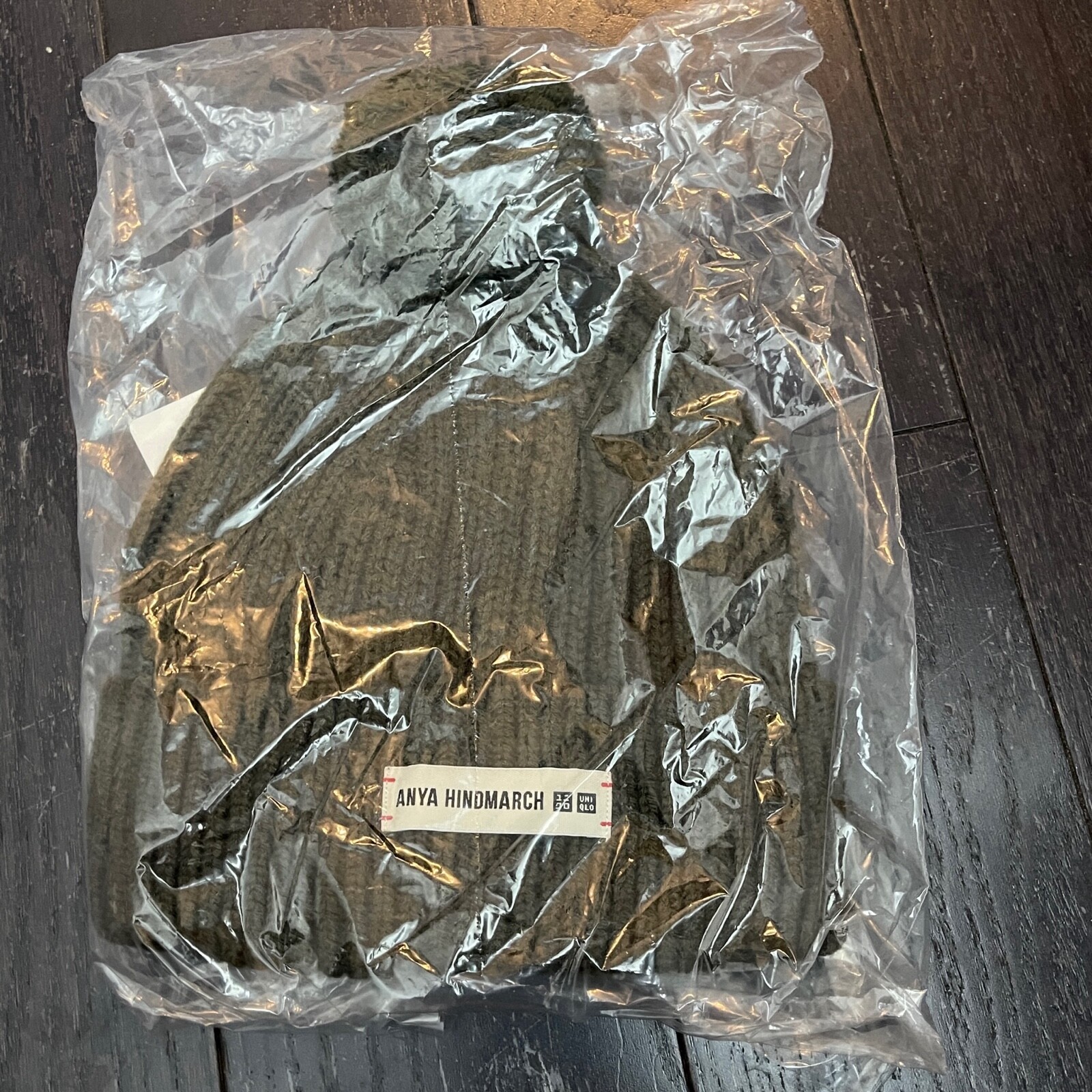BNWT RARE UNIQLO x ANYA HINDMARCH HEATTECH Beanie hat Unisex green olive image 2