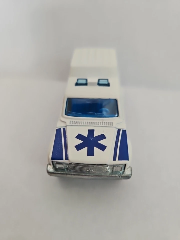 Puertas de ambulancia Jeep Majorette vintage abiertas 1:64 No. 269 LQQK Foto 3 de 4