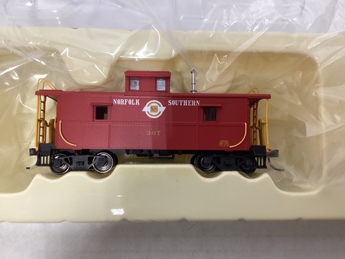 Atlas #11358 escala HO “Norfolk Southern Railway” Cupola Caboose Rd. #367 | Condition: New